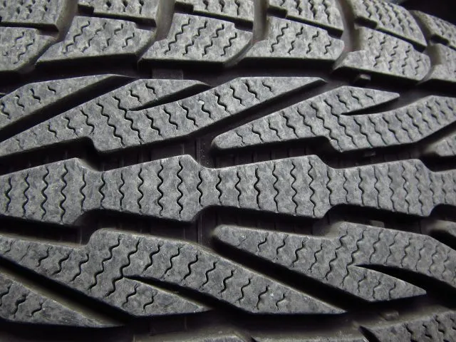 Opony zimowe 185/60 r15 - dlaczego warto je mieć?