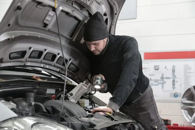 Czym się kierować przy wyborze mechanika samochodowego?